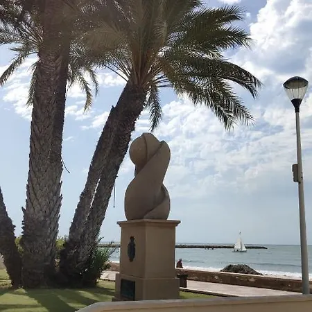 Comodo Cerca Del Mar